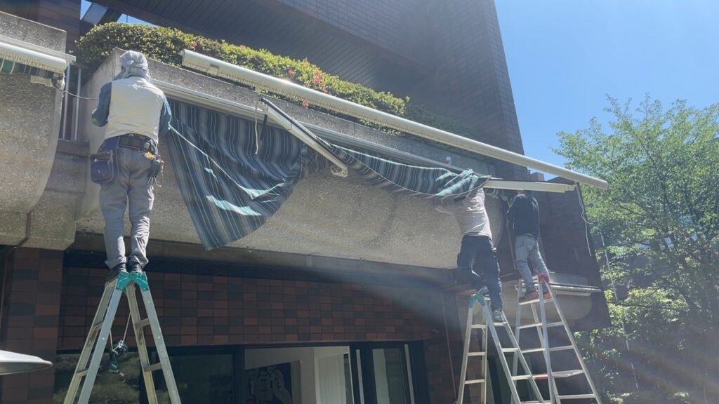 Workers of PDFM maintaining Swiss embassy's official residence garden