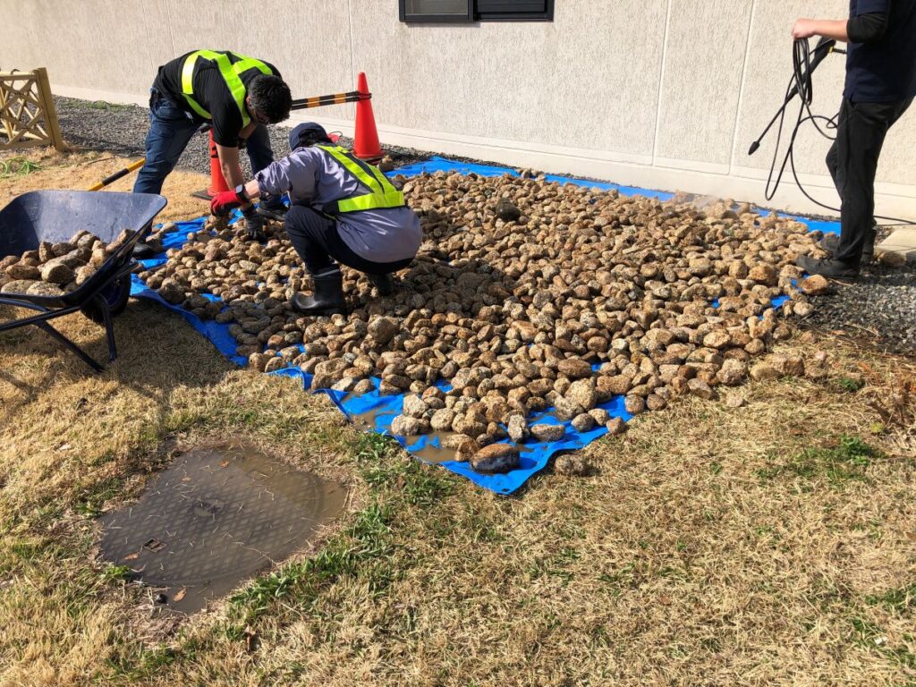 PDFM workers Cleaning and managing buildings and incidental facilities in the U.S. Navy Air Facility Atsugi